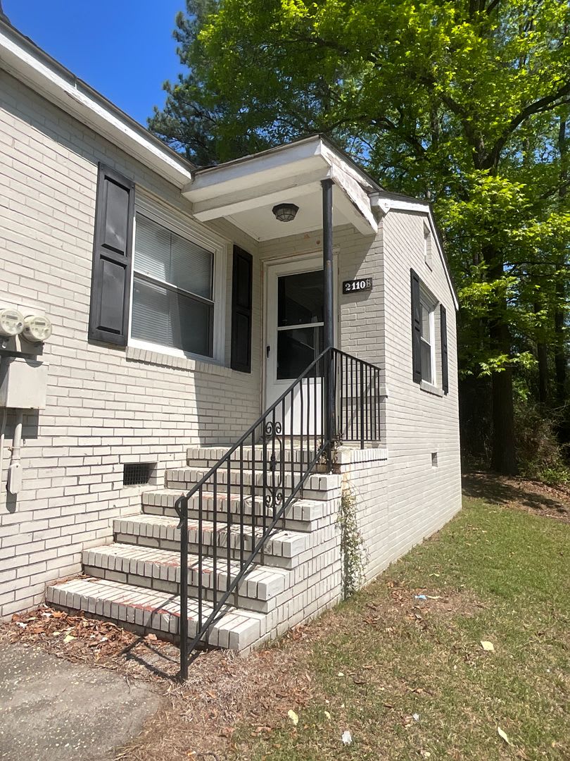 2110-B Elvira Fayetteville NC 28303