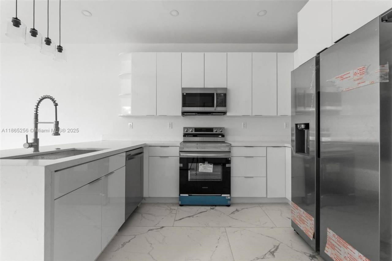 2143 NW Fourth Street 2, Pompano Beach, FL 33069