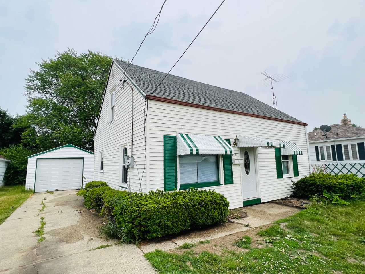 Gorgeous 3 Bedroom Single Family Home!