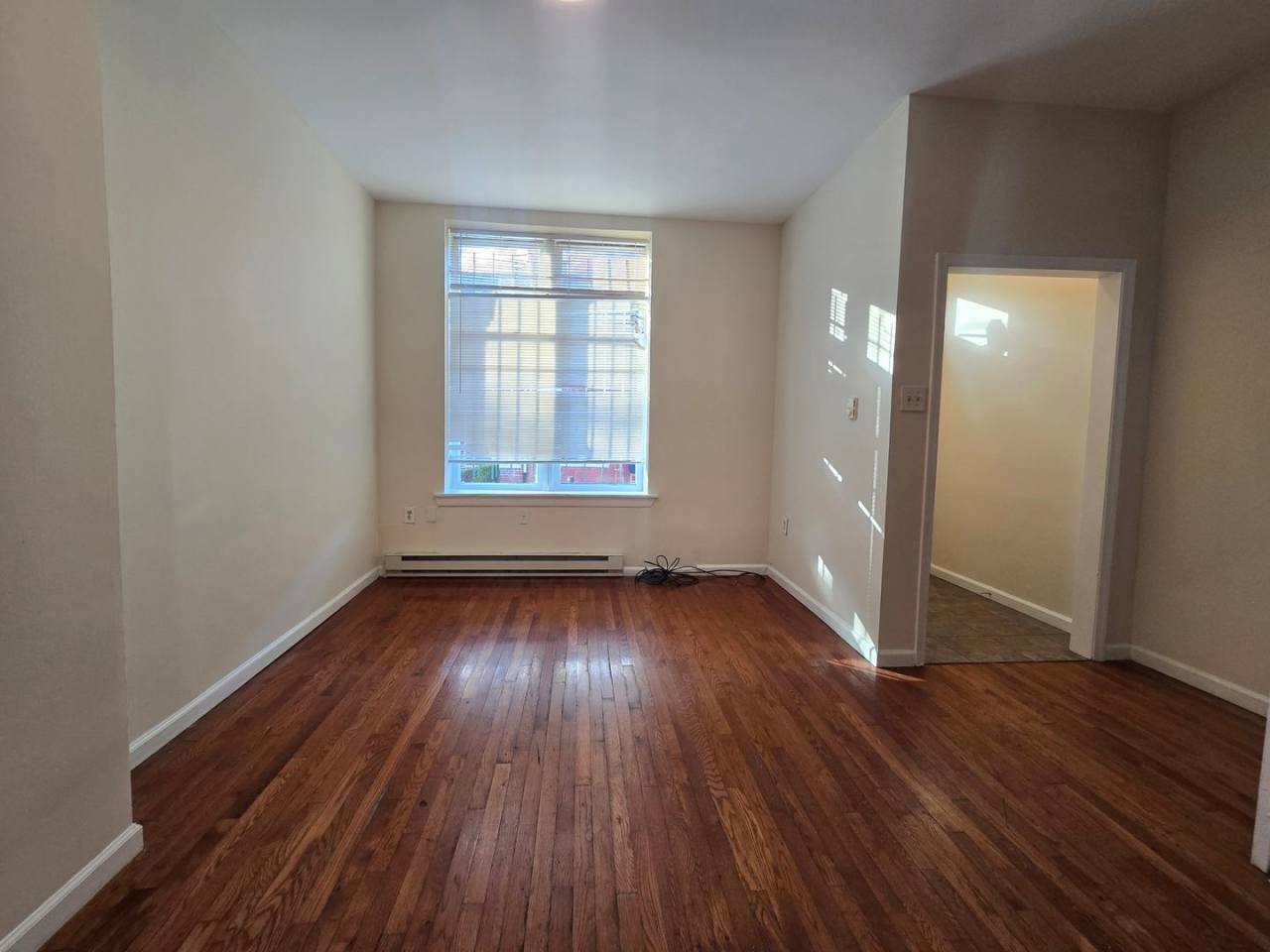 HUGE 3 BED 2 bath NEAR TEMPLE UNIVERSITY Available Now