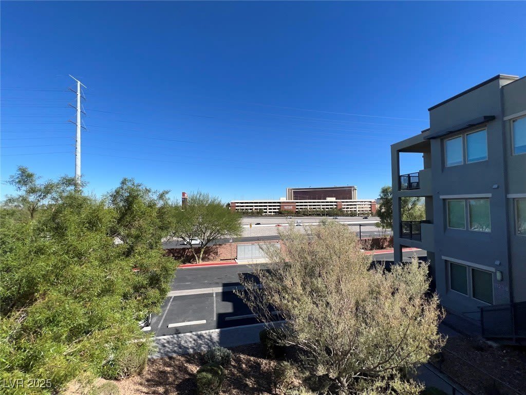 11237 Rainbow Peak Avenue