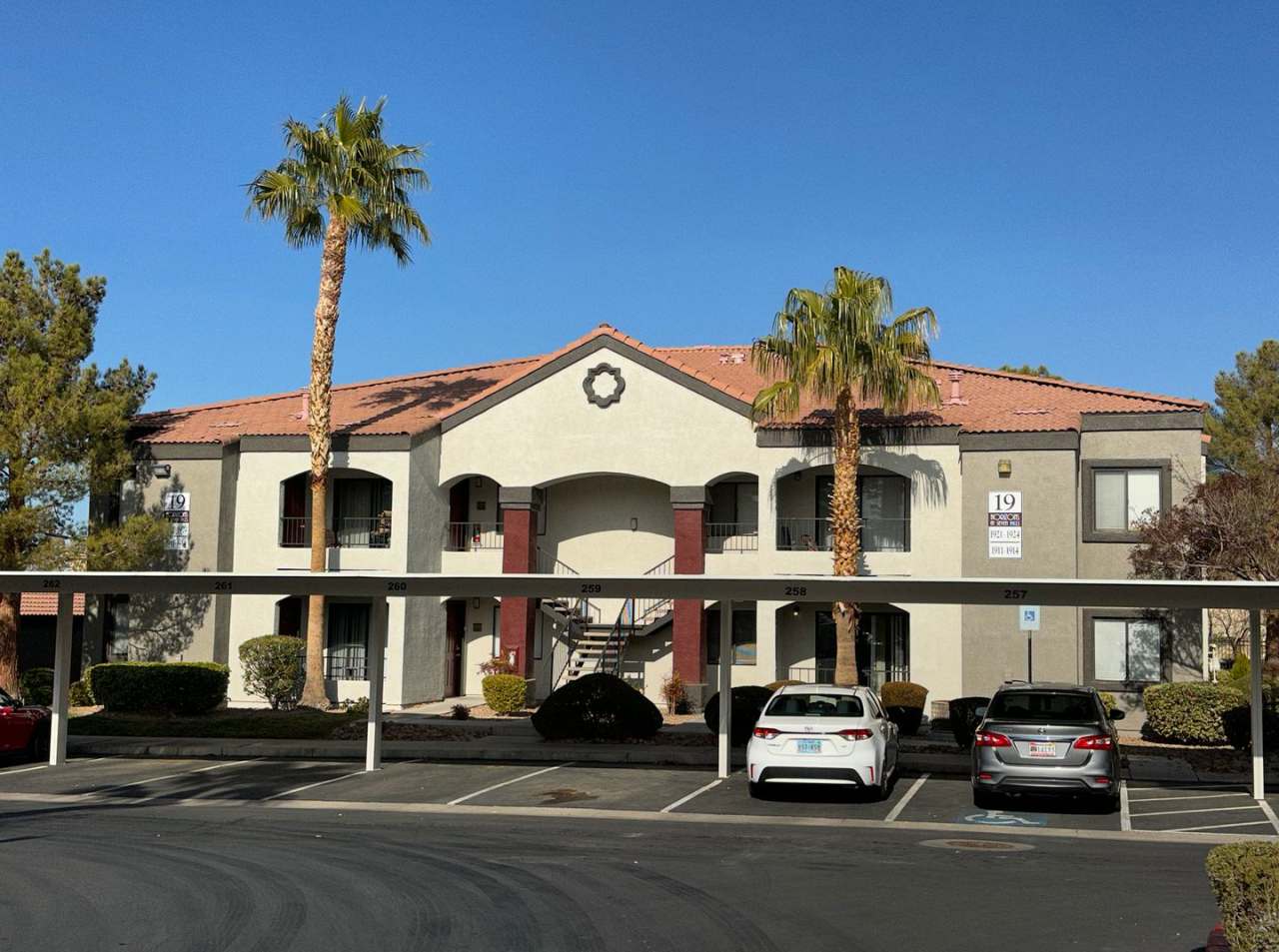 2 bed 2 bath downstairs condo Gated community in Seven Hills. Walking distance to St Rose Hospital