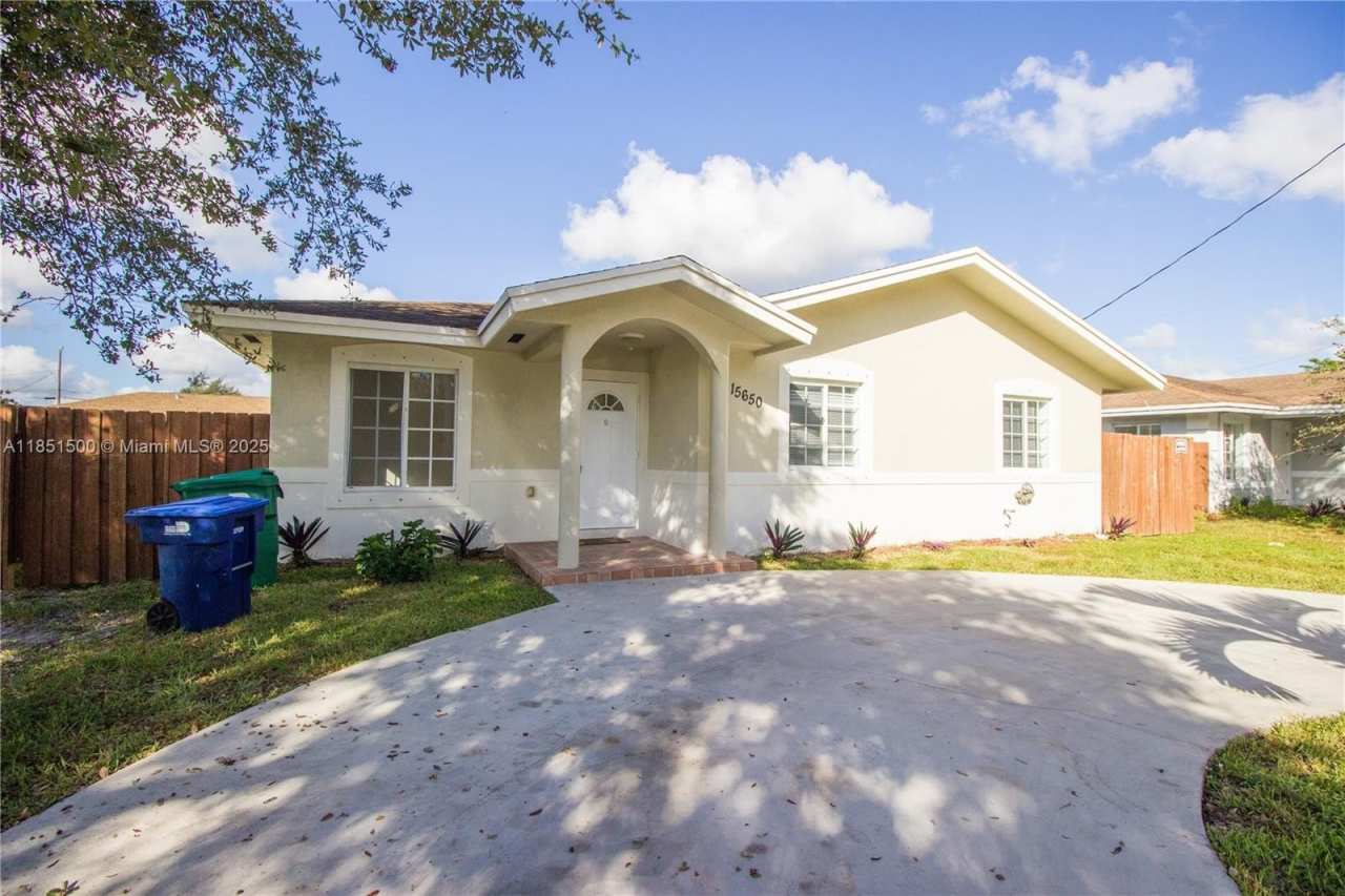 15650 NW 39th Ct