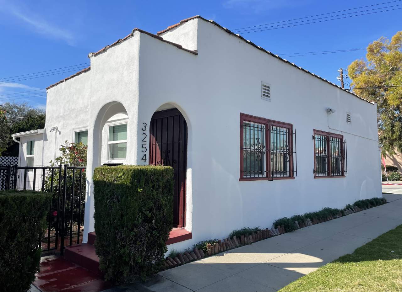 3254 Perlita Avenue
