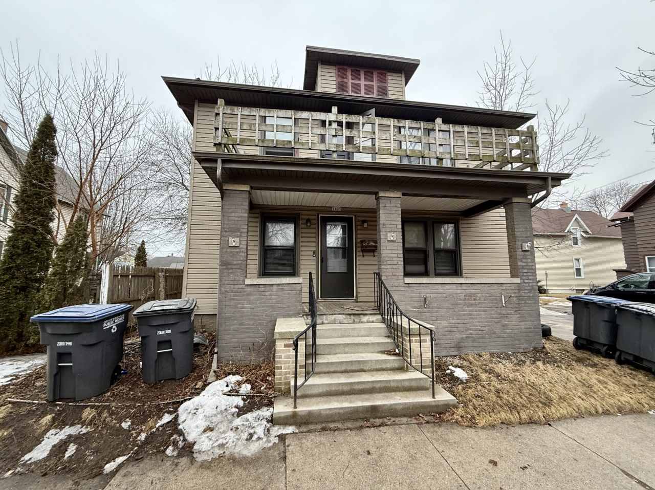 1025 Superior Ave.