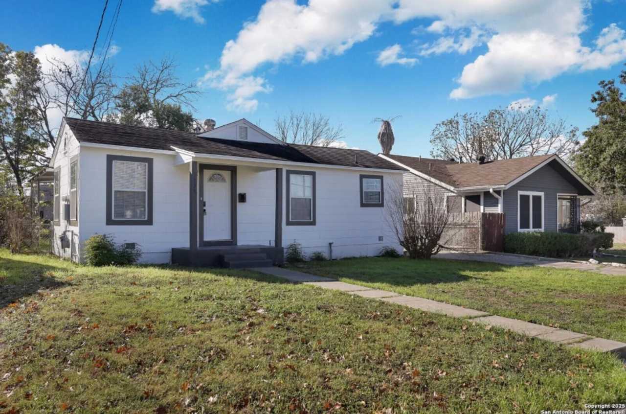 Renovated 3-Bedroom Home in Edison