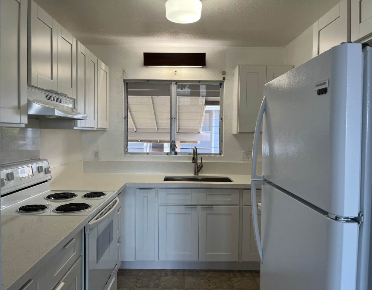 Waiau Garden Court Townhouse - 2 bedroom, 1 bath with 1 parking stall - Avail now