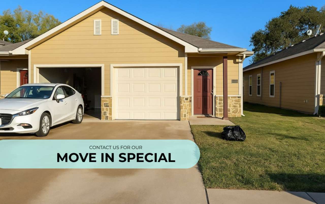 811 S Wilson St Kaufman, TX 75142- Cozy 2-Bed, 2-Bath Duplex for Lease in Kaufman