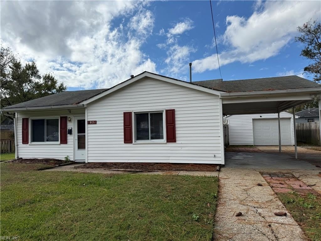 821 Crepe Myrtle Lane