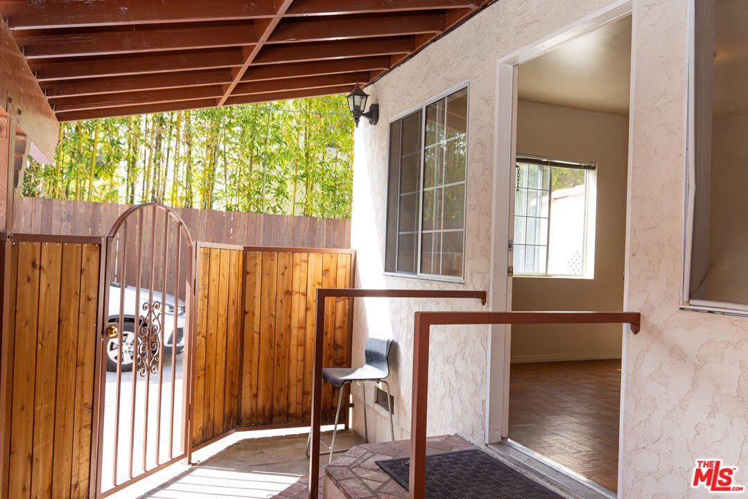 642 N La Jolla Ave