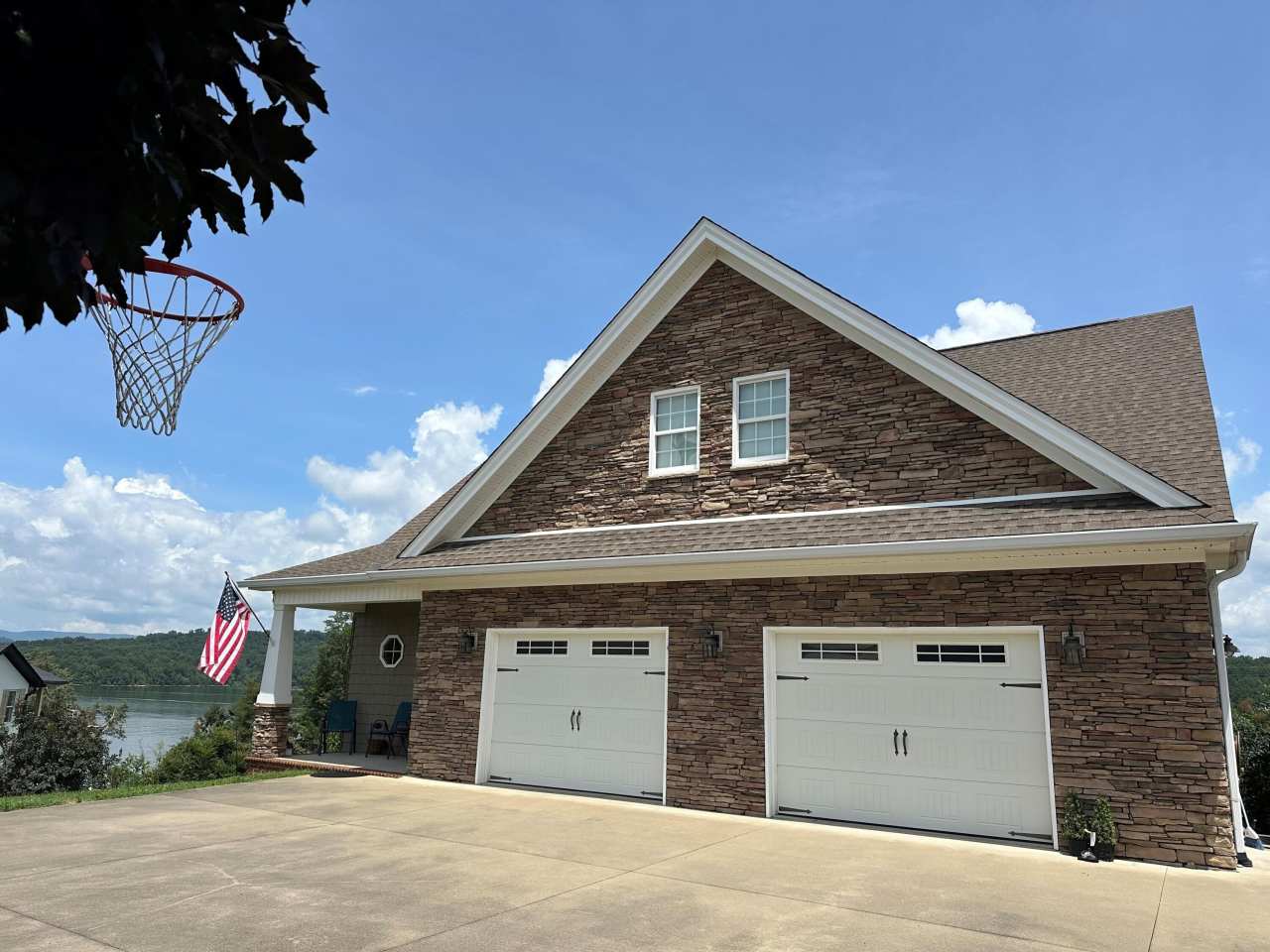 2862 Scenic Lake Circle