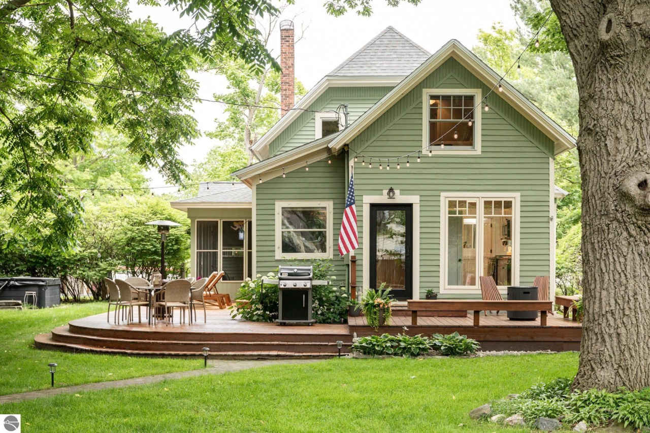 828 Washington Street