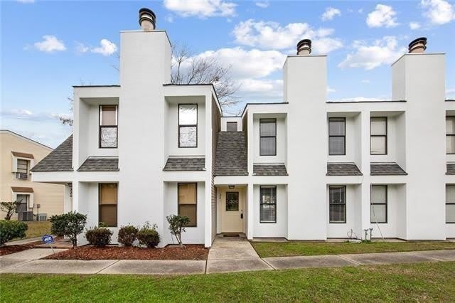 322 MARINERS Boulevard