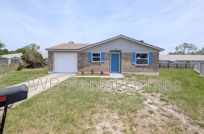 5202 La Ventura Ct E