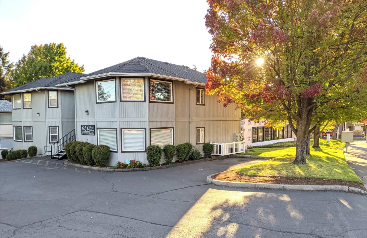 2942 East Barnett Road