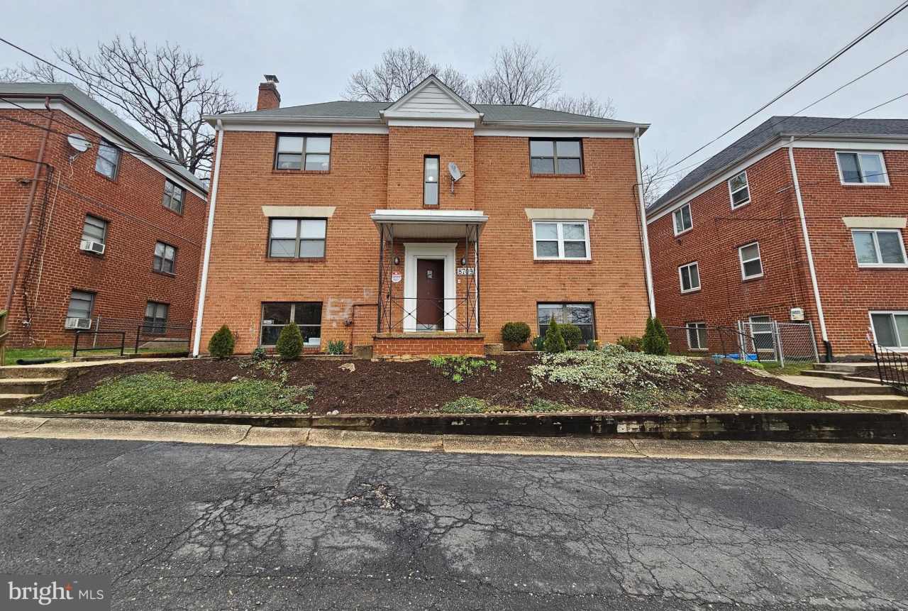 8709 PLYMOUTH Street unit: 5