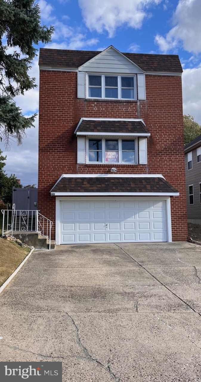 9245 OLD NEWTOWN RD.