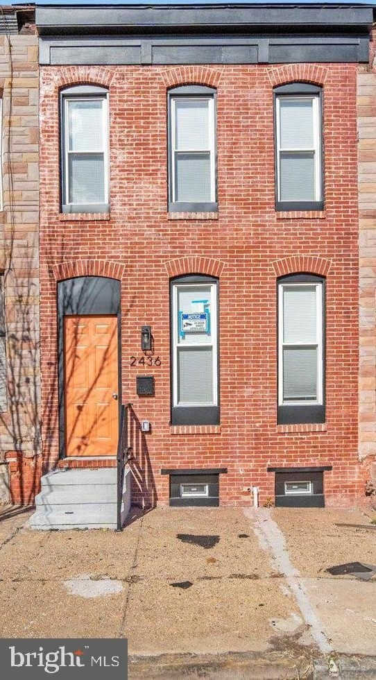 2436 E BIDDLE Street