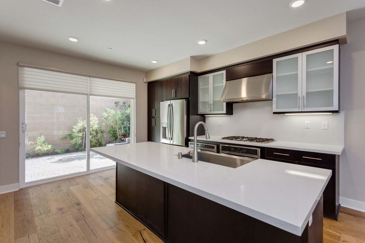 RARE OPPORTUNITY!!! MAGNIFICENT HOLLYWOOD HILLS LOCATION!