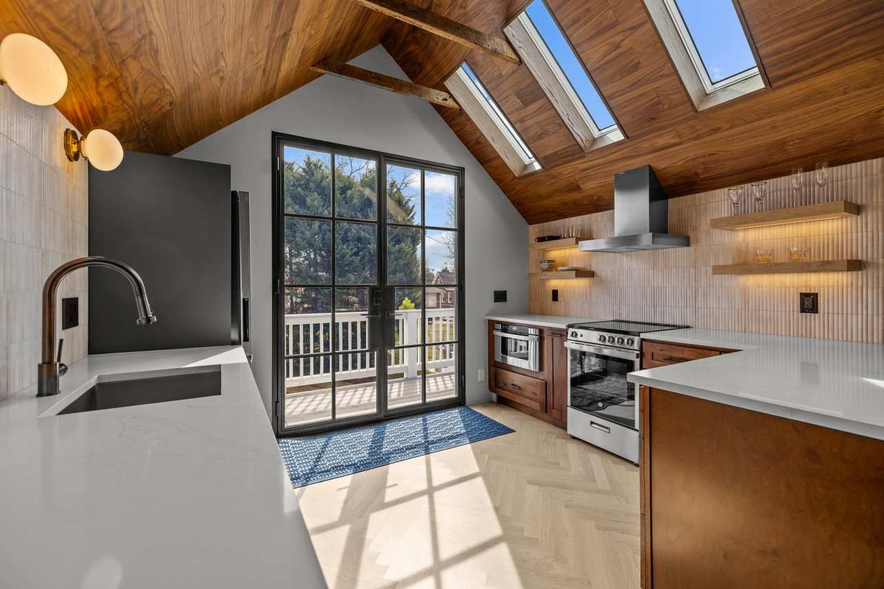 805 Woodruff Place - APTATTIC APT