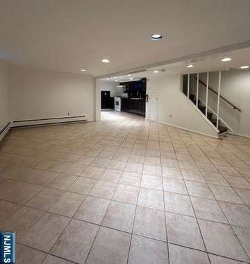 378 Park Avenue Gr Fl/Base