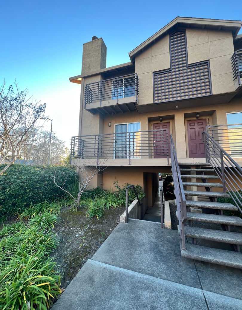 TENTATIVELY RENTED - CENTRALLY LOCATED NAPA TOWNHOME