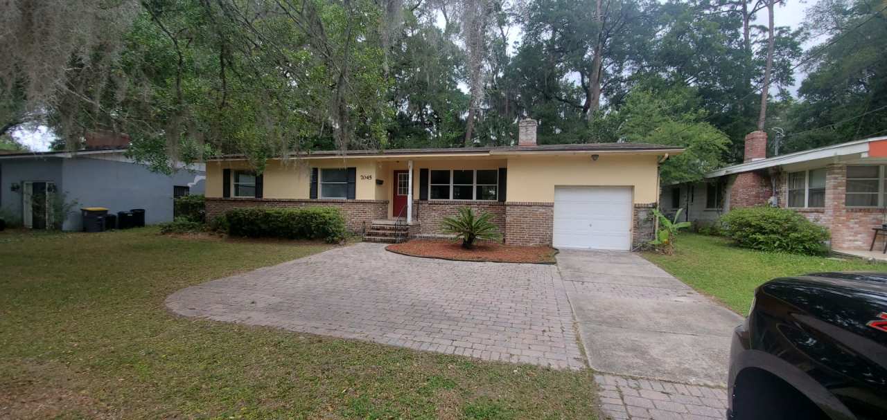 Mandarin home 4 bedroom 2/bath