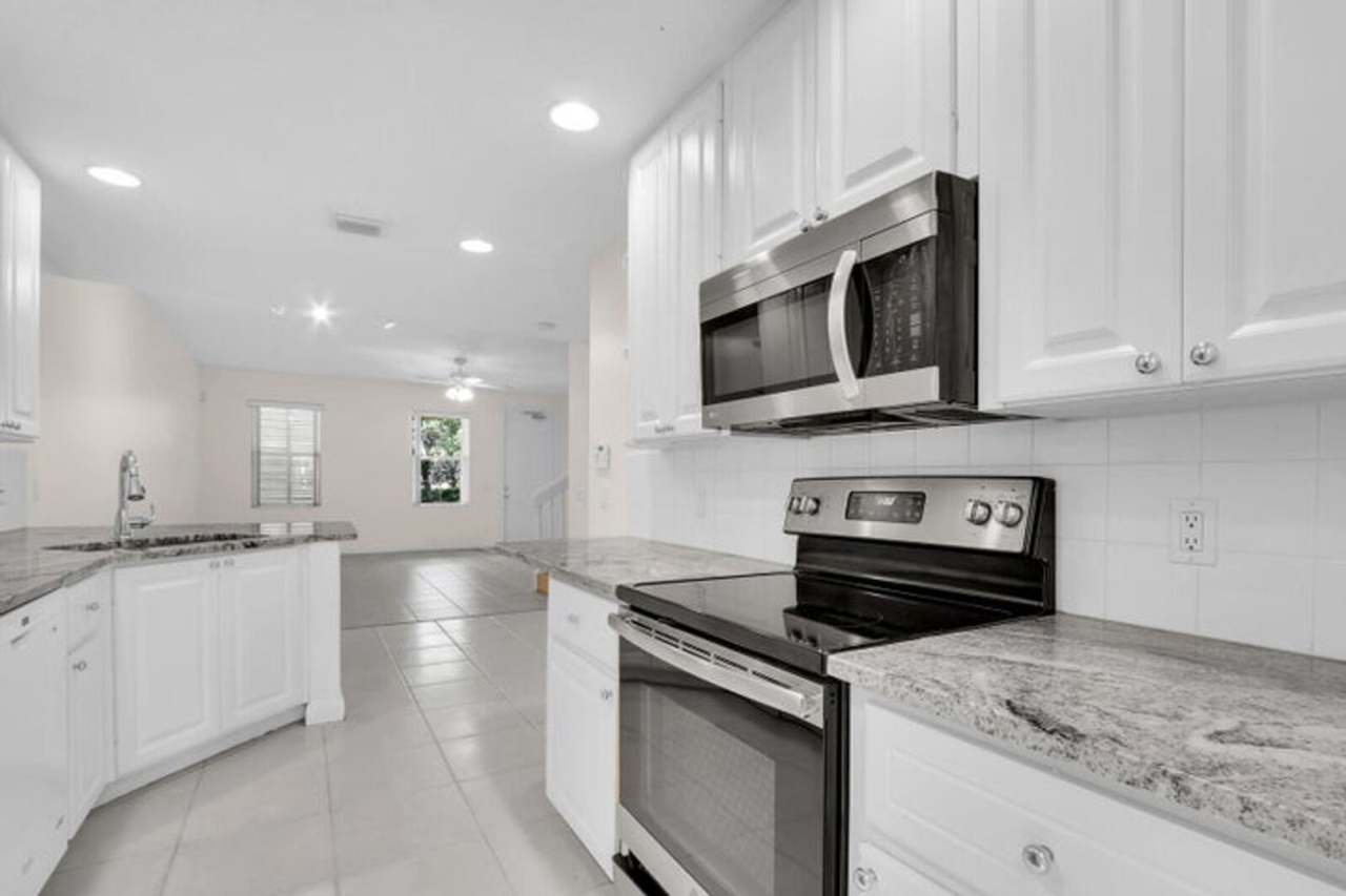 3183 E Community Drive, Jupiter, FL 33458