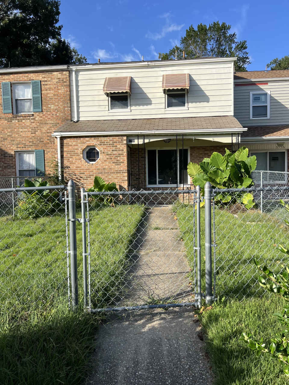 5758 East Hastings Arch - 1