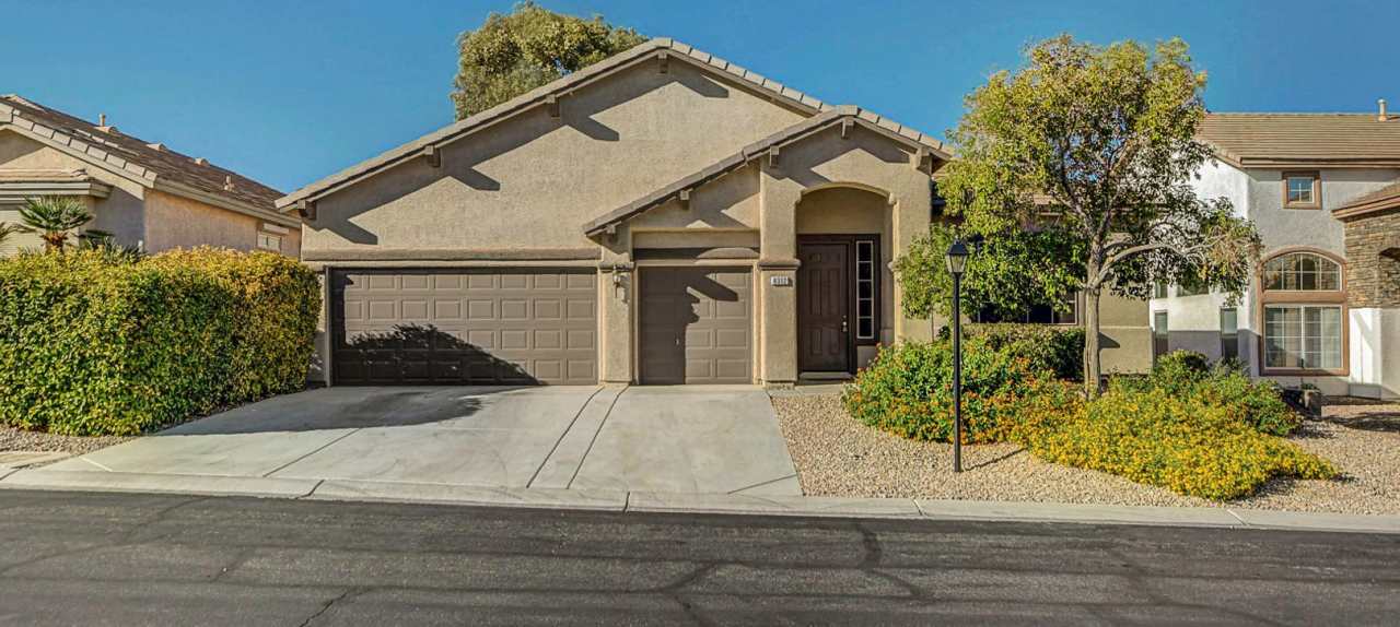 Gorgeous NW Single Story! 3 Car Garage! Serene Backyard.