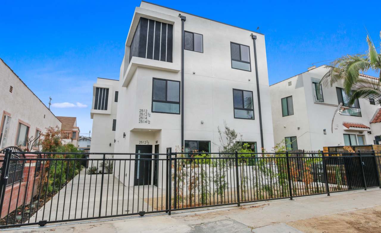 2512 1/2 Pennsylvania Avenue