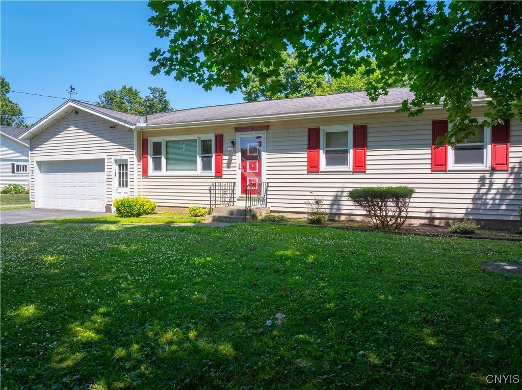 8686 Maple Lane