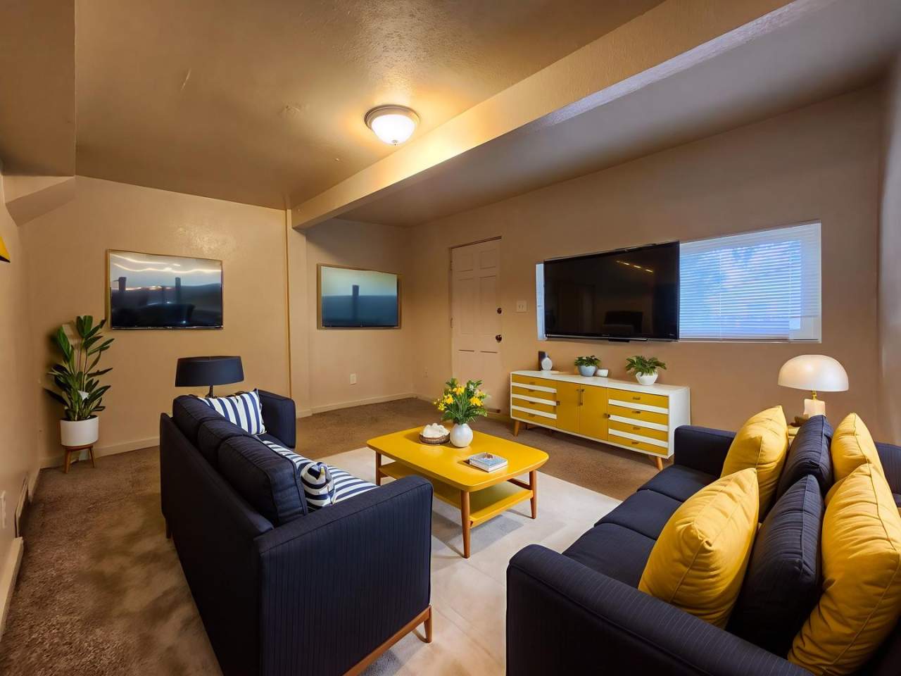 2512 E DALE ST. UNIT 4