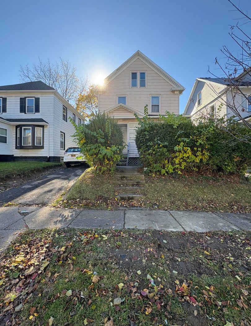 Three Bedroom Single Family Home!