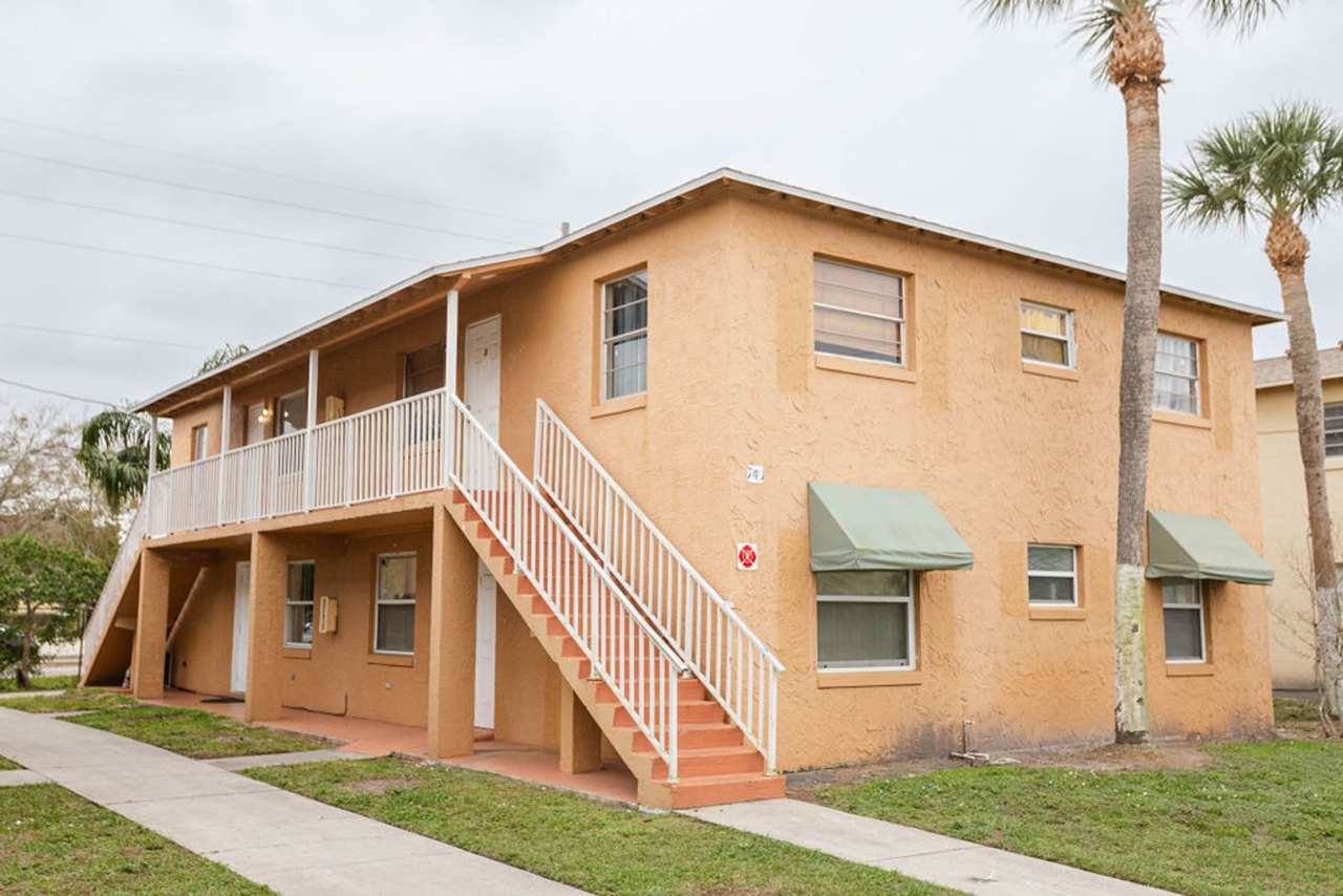 Beautiiful Palm Gardens 2 bedroom, 1 bath Condo in St Cloud