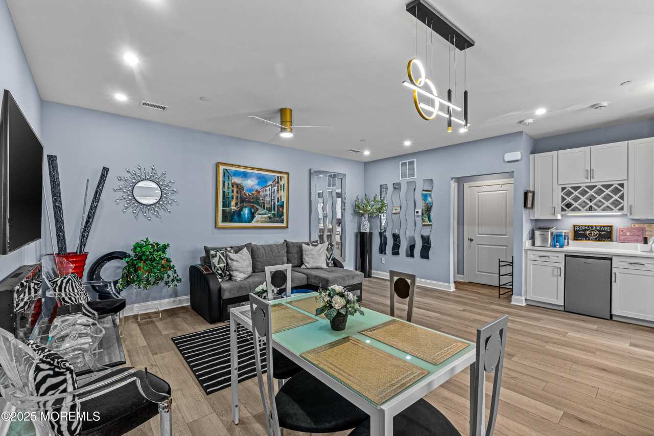 64 Sheridan Avenue unit: B