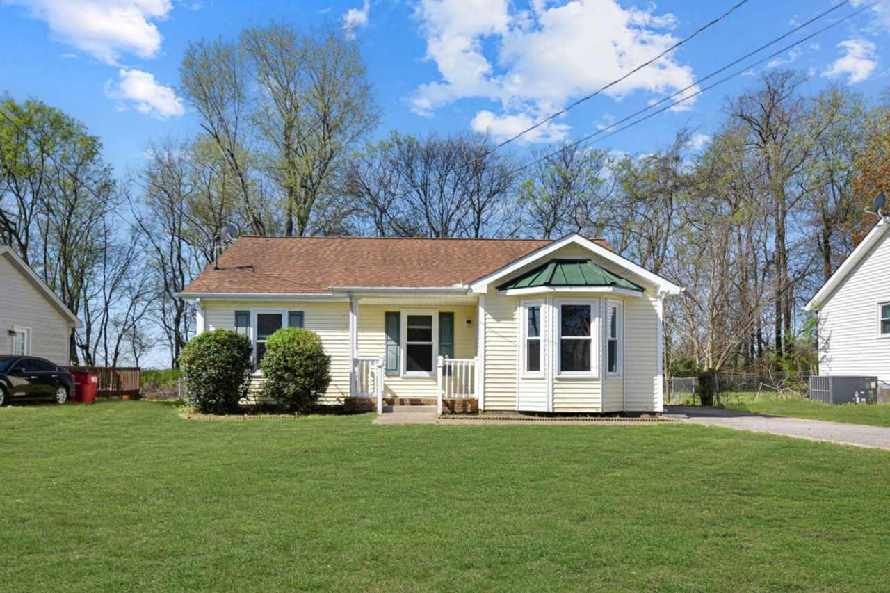 Pet Friendly Three Bedroom!