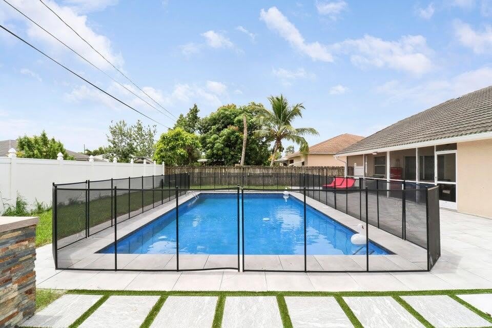 2962 SW Coastal Terrace