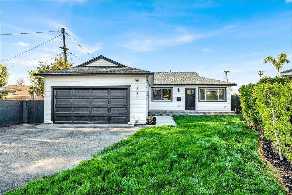 20612 Cohasset Street