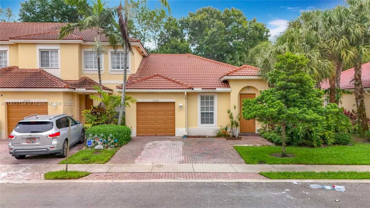 3256 NW 31st Ter