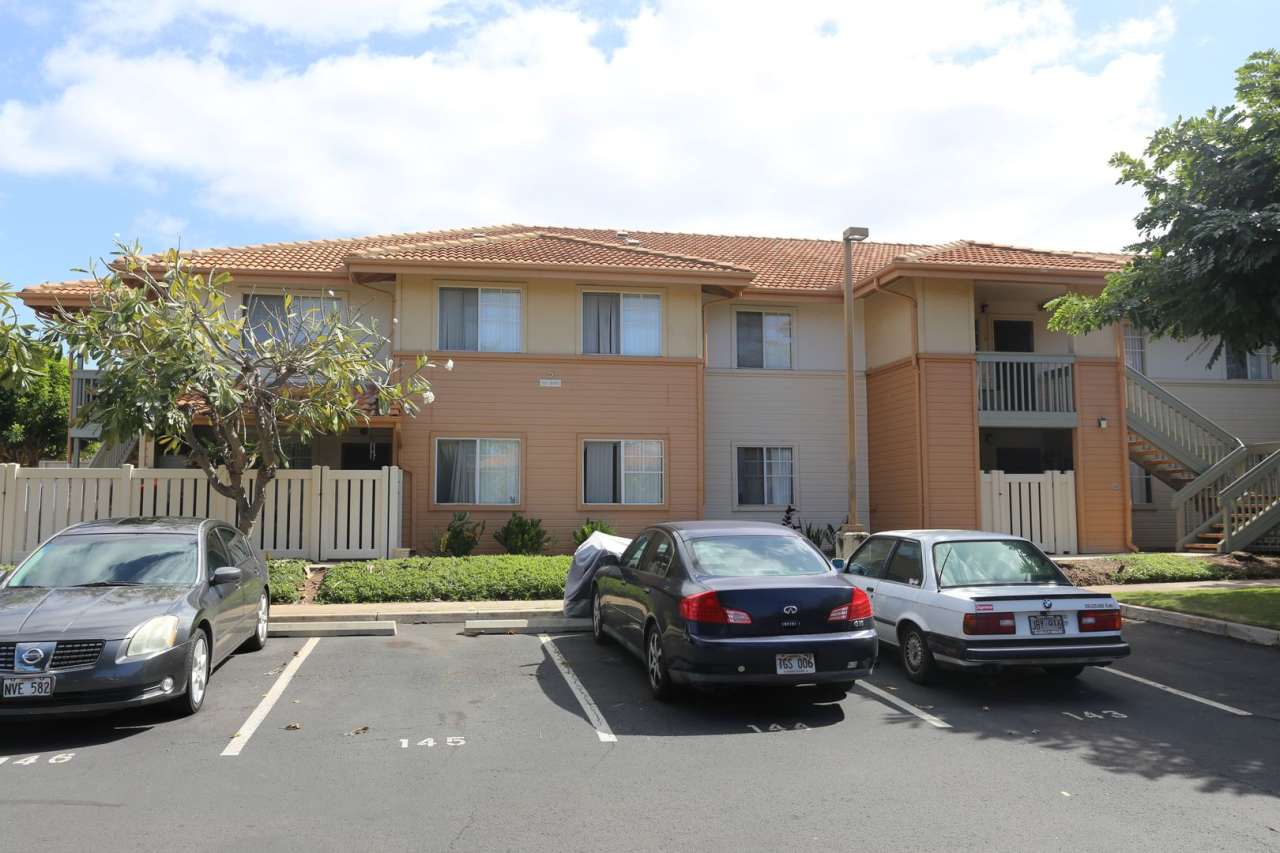 Kapolei - Aeloa Terrace - renovated ground floor - 2 Bedroom, 2 Bathroom, 2 Assigned Parking Stalls