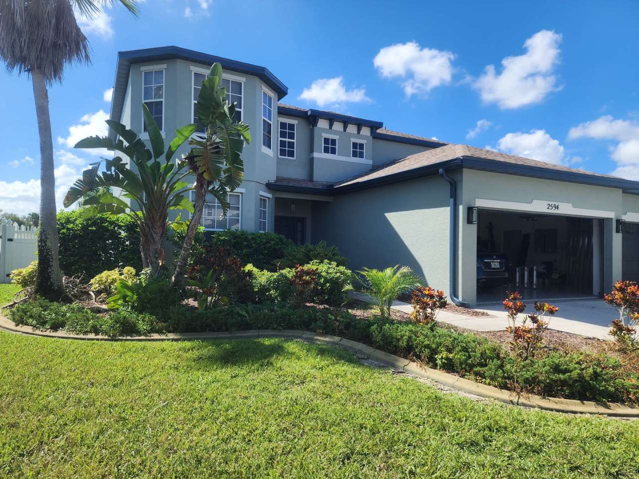 NORTH PORT - Rare Waterfront 4 bedroom pool home Annual/Unfurnished