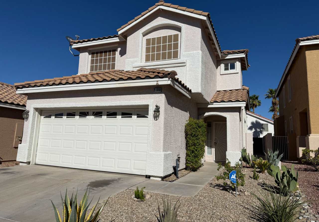 Stunning 3-Bedroom Rental in Gated Green Valley Community with Community Pool/Spa