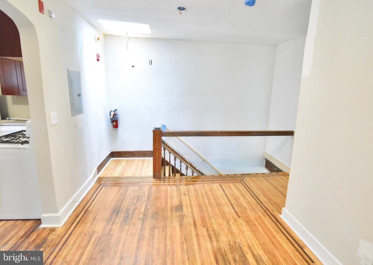 130 W MANHEIM Street unit: 3