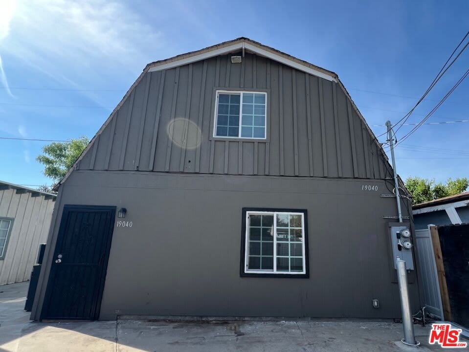 19040 Bassett St
