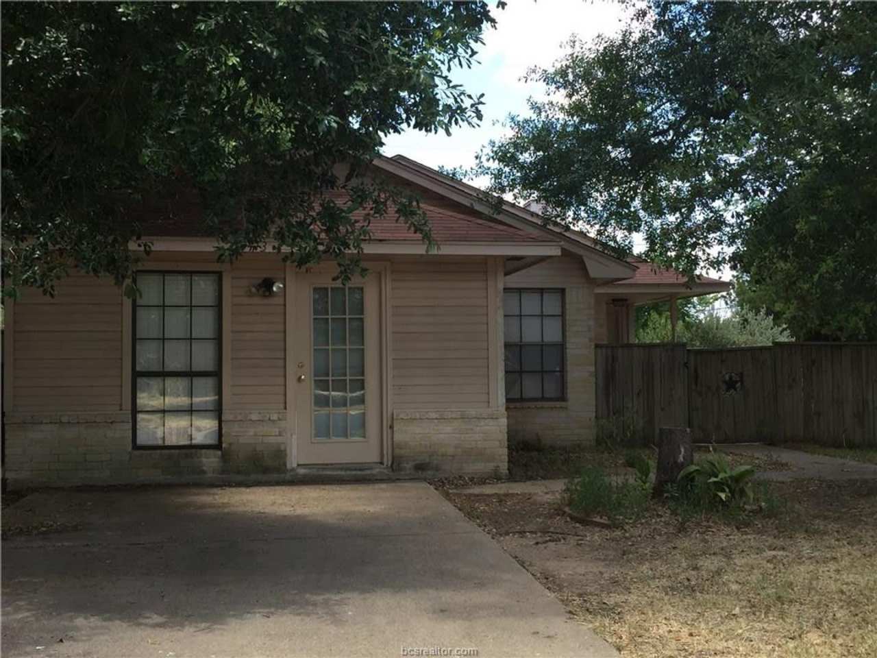 Beautiful home available 7/17/2025!
