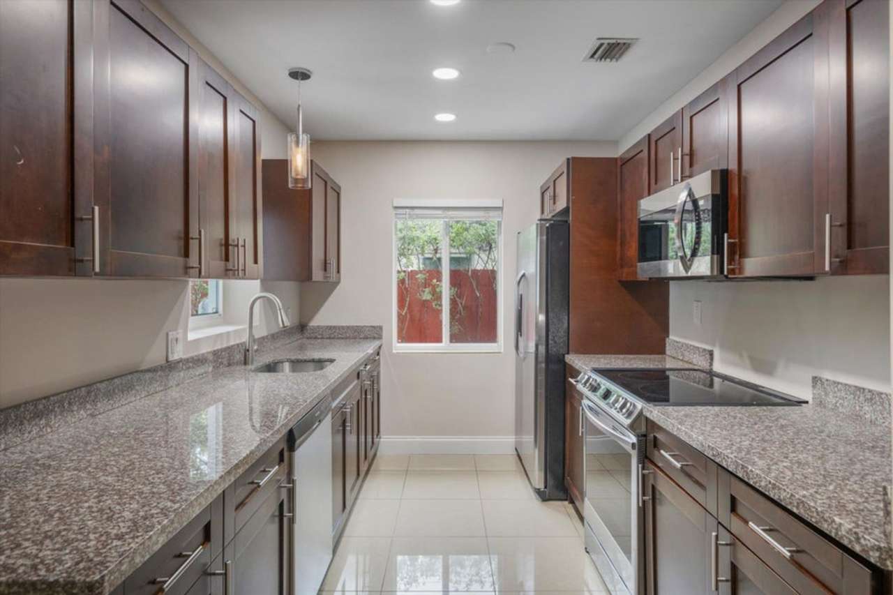 1137 NE 1st Avenue, Fort Lauderdale, FL 33304