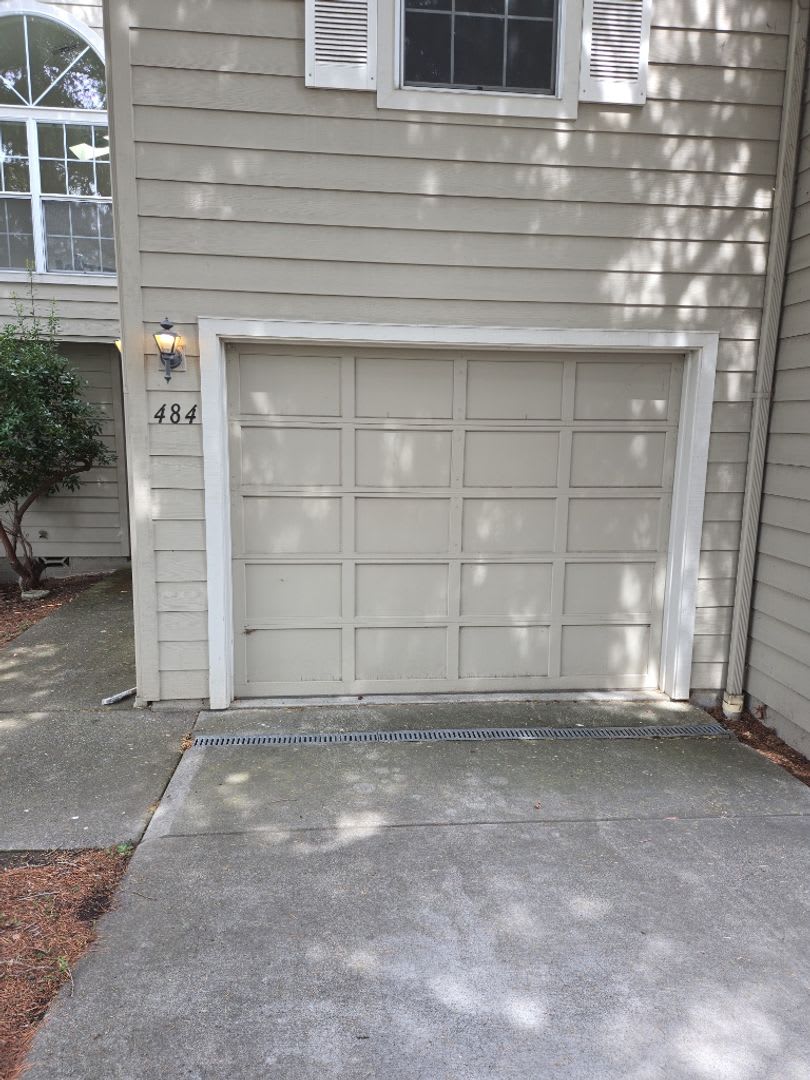 Charming 3-Bedroom, 2-Bath Townhouse for Rent in Ashland!