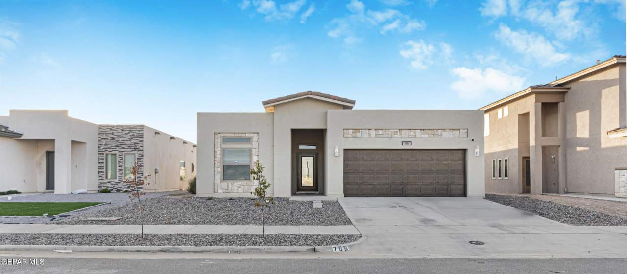 709 CEDARWOOD Avenue