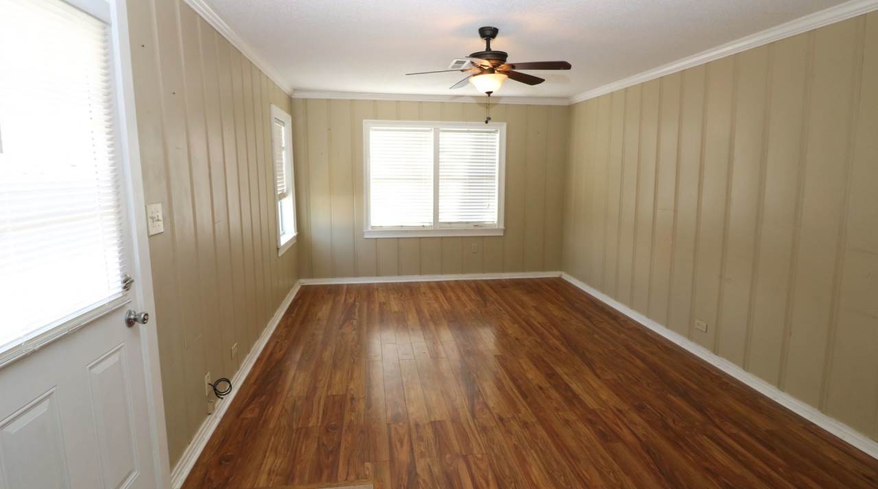 Cozy Duplex Downtown Pell City - Upstairs Unit